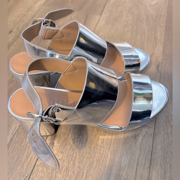 AEROSOLES Silver Platform Sandals